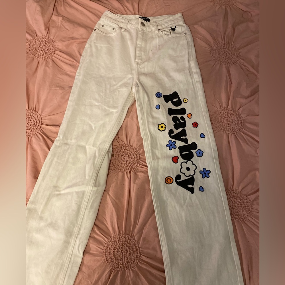 PacSun X Playboy white/cream boyfriend jeans. Size 25